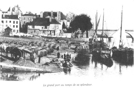 Le La moutarde monte facilement au nez du pont cousin de Bergerac, dit-on : il a pourtant l'air bien paisible (Crédits : Mairie de Bergerac)