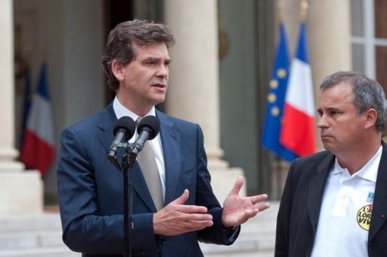 446463_arnaud-montebourg-le-4-juin-2012-sur-le-perron-de-l-elysee-apres-une-rencontre-avec-les-representants-syndicaux-d-arcelormittal - Qu'est-ce que c'est que cette cravate ?