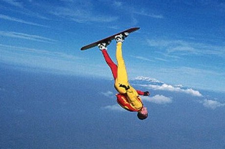 le-sky-surf-du-parachutisme-avec-un-surf-aux-pieds_1006007_460x306