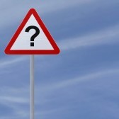 13503474-un-panneau-d-39-avertissement-conceptuel-avec-un-point-d-39-interrogation-qui-implique-un-danger-inc