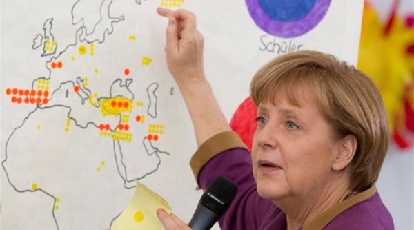 le-berlin-de-merkel-est-en-russie ... ça s'appelle un acte manqué, pas une erreur ...