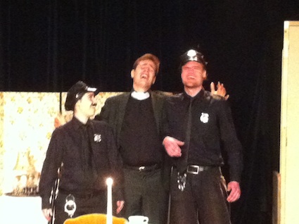 Hugo Arsenic et Vieilles Dentelles 5 Mai 2012