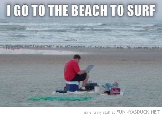 funny-man-beach-surf-laptop-computer-pics