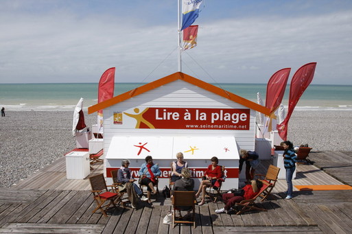 lire-a-la-plage