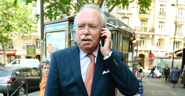 wallerand_de_saint-just Le gars qui fait croire que Total est sponsor du FN