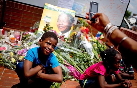 Au-lieu-de-pleurer-Mandela-nous-devons-celebrer-sa-vie_article_main