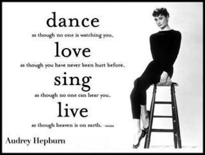 aurdey-hepburn-dance-love-sing-live