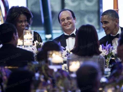 francois-hollande-decontracte-lors-du-diner-d-etat-entre-barack-obama-et-son-epouse-michelle-afp