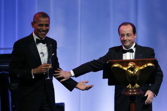 Obama-and-Hollande-toast-during-the-State-Dinner-at-the-White-House-in-Washingto
