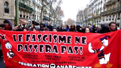 une-manifestation-anti-fasciste-a-paris