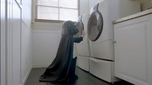 Cest-mini-Dark-Vador-qui-fait-tourner-le-tambour-et-ouais France Socialisme