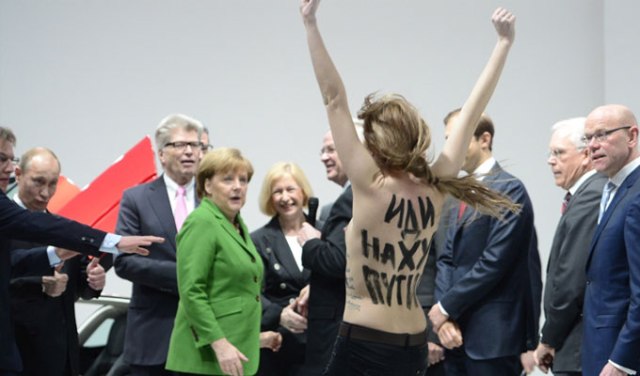 femen-merkel-poutine-femen-allemagne