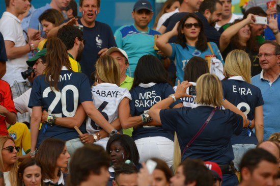 Les-femmes-des-Bleus-dans-les-gradins-du-Stade-Maracana-lors-du-match-France-Equateur-au-Bresil-le-25-juin-2014_exact1024x768_l