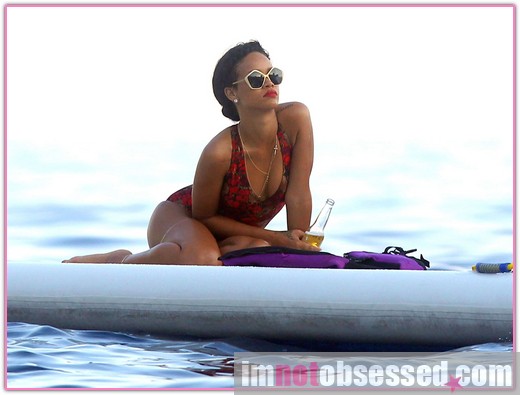 Rihanna Enjoying A Beer In The Mediterranean Sea
