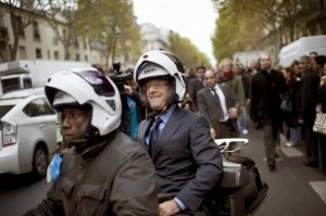 francois-hollande scooter chauffeur